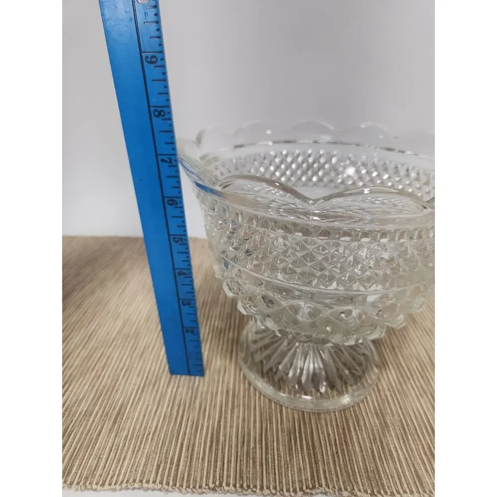 Anchor Hocking Wexford Footed Pedestal Bowl Scalloped Rim 7”